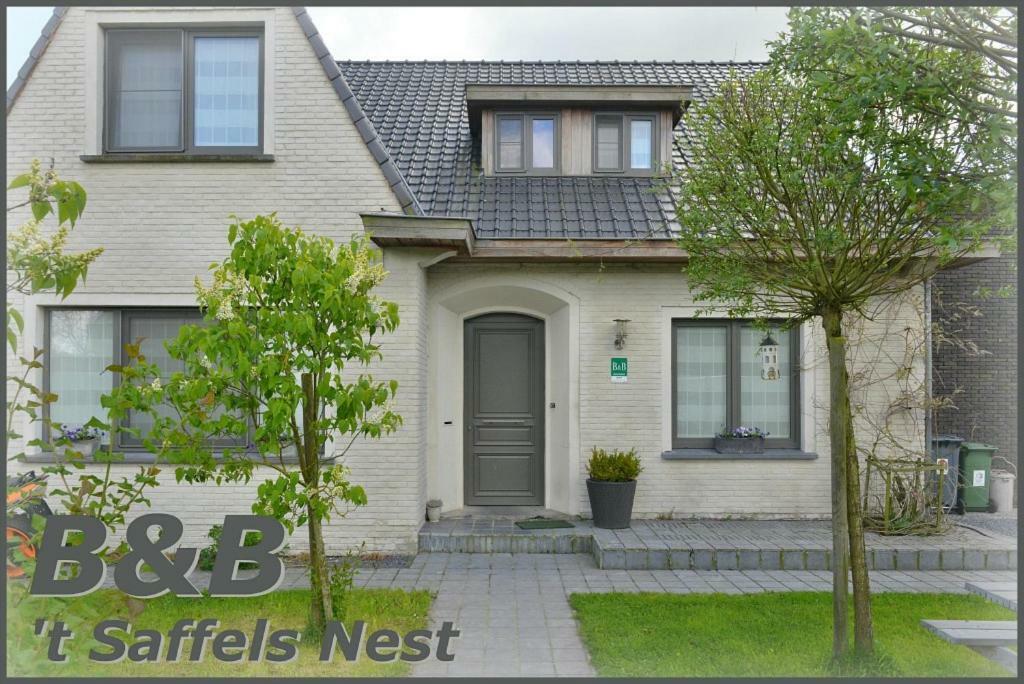 Saffels Nest Bed and Breakfast Lochristi Exteriör bild